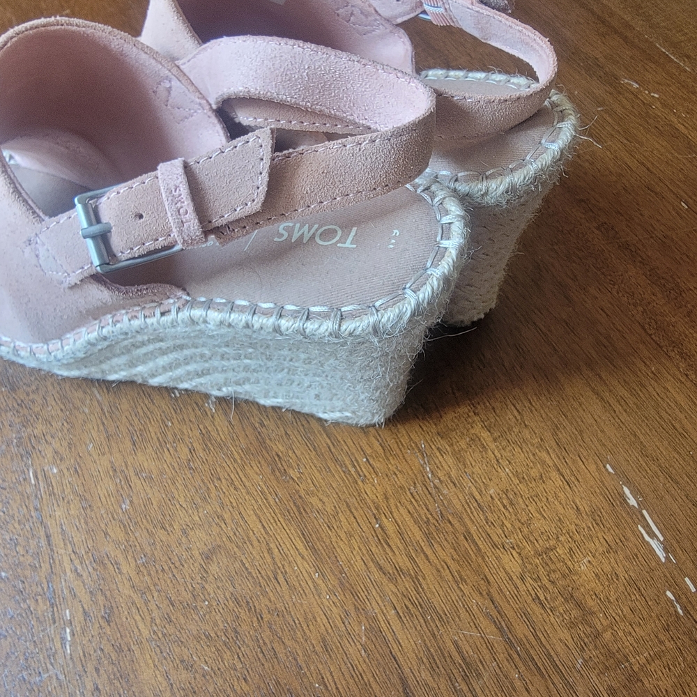 TOMS Women's Pink Wedge Sandals Size 9 - Picture 2 of 8